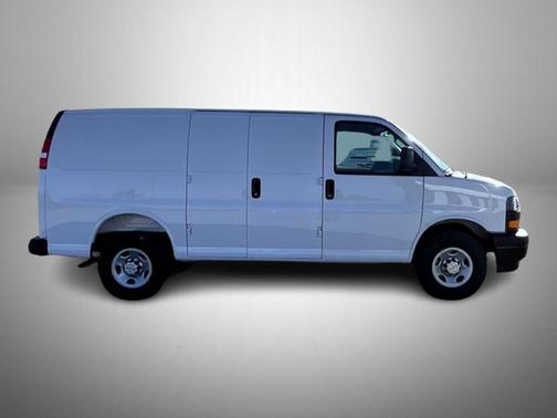 2025 Chevrolet Express 2500 RWD 2500 Regular Wheelbase WT