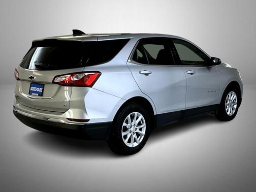 Silver Ice Metallic 2018 Chevrolet Equinox LT