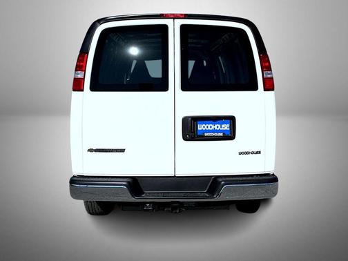 Summit White 2026 Chevrolet Express 2500 Work Van
