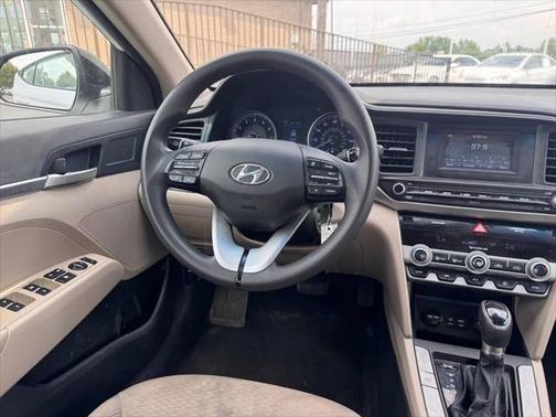 2020 Hyundai ELANTRA SE