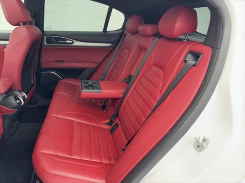 2018 Alfa Romeo Stelvio Ti Sport