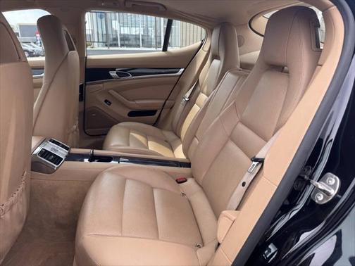 2014 Porsche Panamera 4