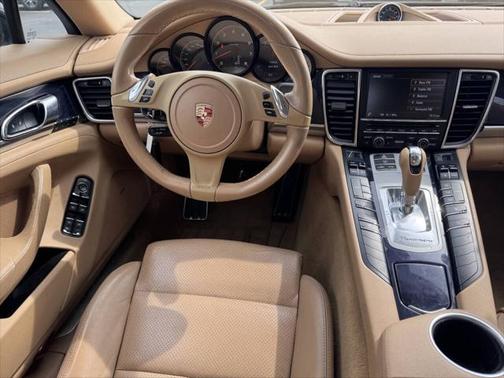 2014 Porsche Panamera 4