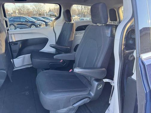 2017 Chrysler Pacifica Touring