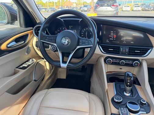 2017 Alfa Romeo Giulia Ti