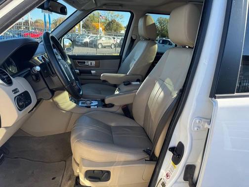 2016 Land Rover LR4 Base