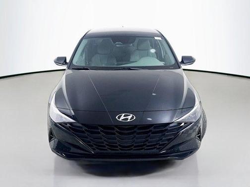 Onyx Black 2023 Hyundai ELANTRA SE