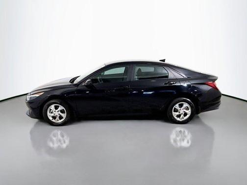 Onyx Black 2023 Hyundai ELANTRA SE