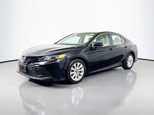Midnight Black Metallic 2018 Toyota Camry LE