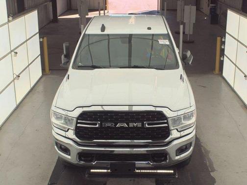 Bright White Clearcoat 2022 RAM 2500 Big Horn