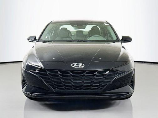Onyx Black 2023 Hyundai ELANTRA SE