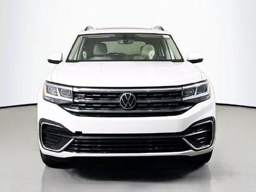 Pure White 2021 Volkswagen Atlas 3.6 V6 SE w/ Technology R-Line
