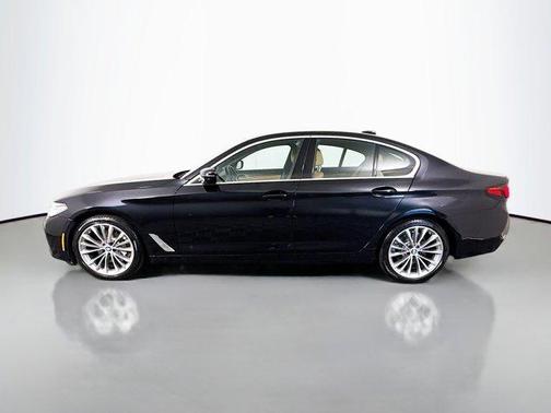 2022 BMW 530 i