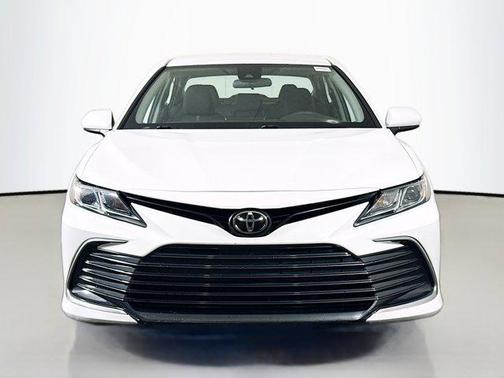 White 2022 Toyota Camry LE