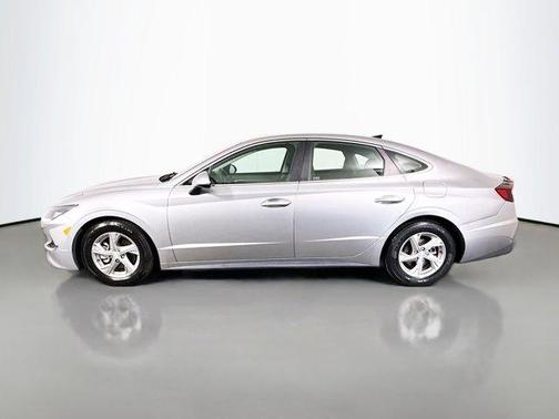 Shimmering Silver Pearl 2021 Hyundai SONATA SE