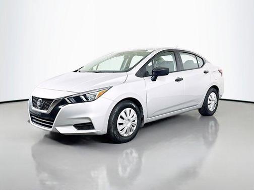 Brilliant Silver Metallic 2022 Nissan Versa S