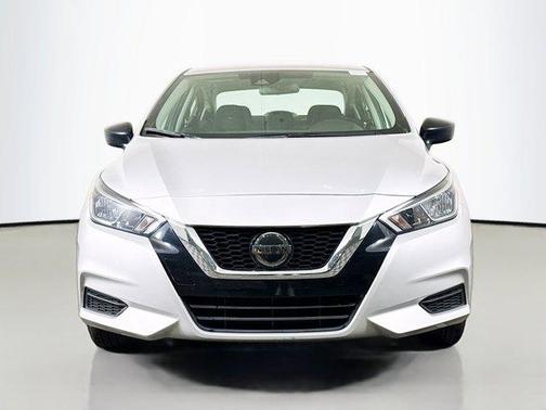 Brilliant Silver Metallic 2022 Nissan Versa S