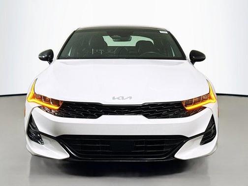 Glacial White Pearl 2024 Kia K5 GT-Line