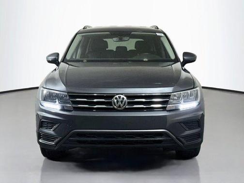 Platinum Gray Metallic 2021 Volkswagen Tiguan 2.0T SE