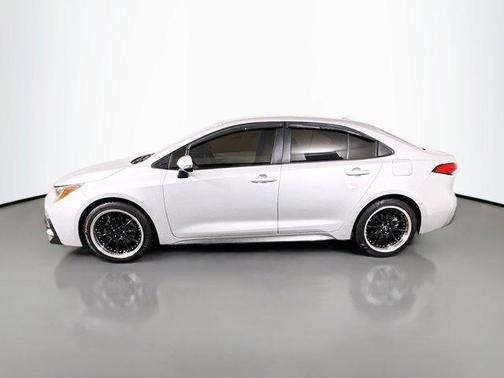 Classic Silver Metallic 2022 Toyota Corolla SE