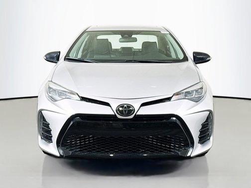 Classic Silver Metallic 2018 Toyota Corolla SE