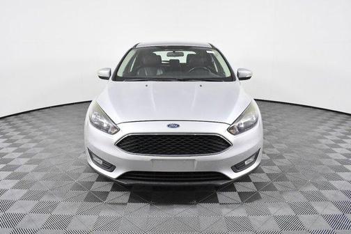 Photo 4 of 36 of 2015 Ford Focus SE