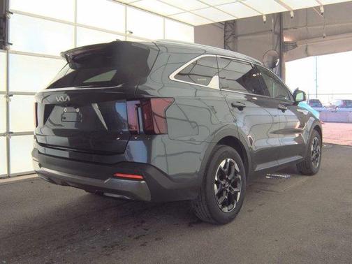 Gray 2024 Kia Sorento S