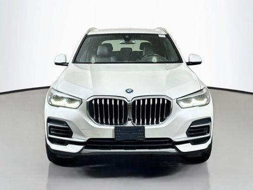 Mineral White Metallic 2022 BMW X5 PHEV xDrive45e