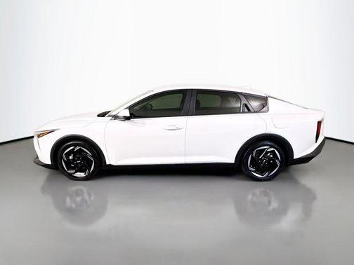 Snow White Pearl 2025 Kia K4 EX