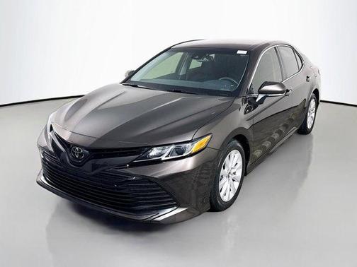Brown / Stone 2018 Toyota Camry LE