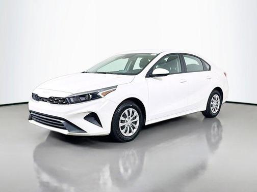 Clear White 2024 Kia Forte LX