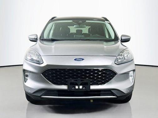 2022 Ford Escape Titanium Hybrid