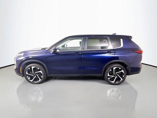 Cosmic Blue Metallic 2024 Mitsubishi Outlander SE Black Edition
