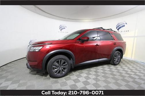 2024 Nissan Pathfinder SV