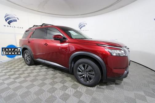 2024 Nissan Pathfinder SV
