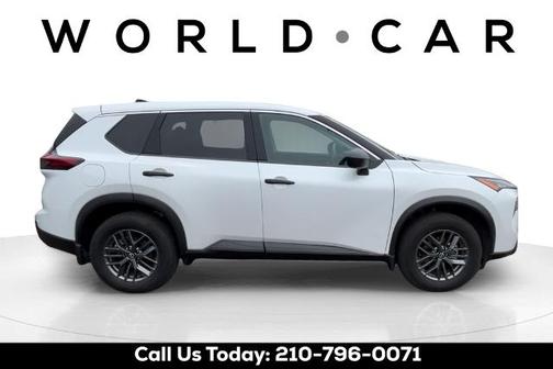 Everest White P 2025 Nissan Rogue S