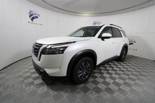 2024 Nissan Pathfinder SV