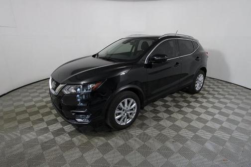 2022 Nissan Rogue Sport SV