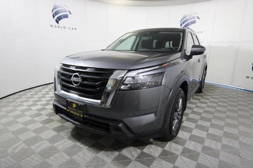 2024 Nissan Pathfinder SV