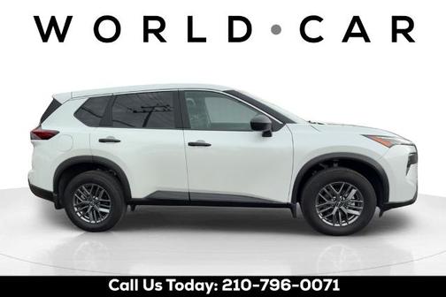 Everest White P 2025 Nissan Rogue S