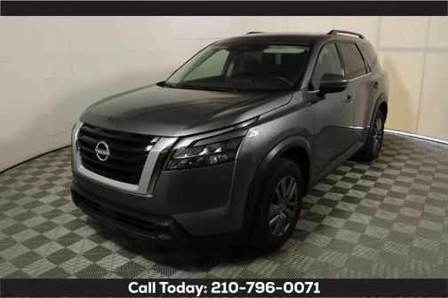 2024 Nissan Pathfinder SV