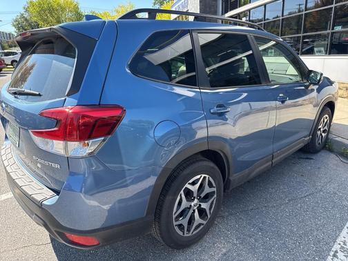 2022 Subaru Forester Premium