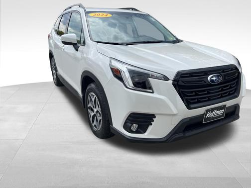 Crystal White Pearl 2024 Subaru Forester Premium