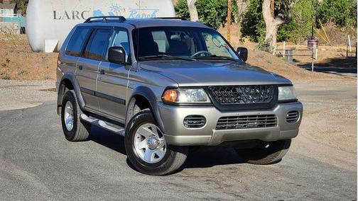 Photo 4 of 25 of 2003 Mitsubishi Montero Sport LS