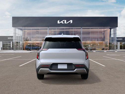 Glacial White Pearl 2026 Kia EV9 Wind