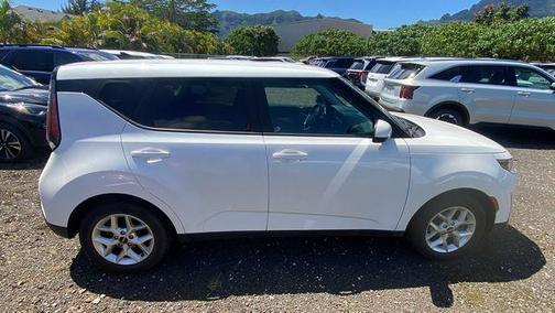 Snow White Pearl 2023 Kia Soul LX