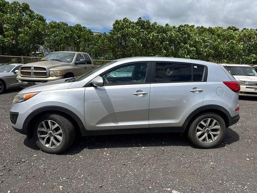 Bright Silver 2016 Kia Sportage LX