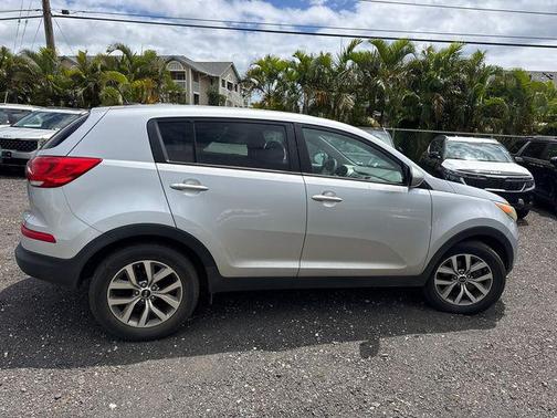 Bright Silver 2016 Kia Sportage LX