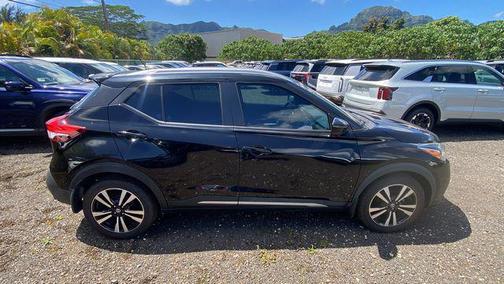 Super Black 2018 Nissan Kicks SR