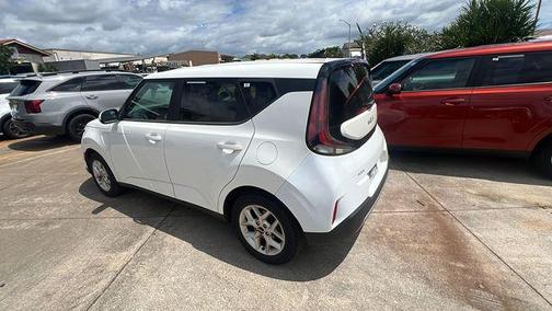 Snow White Pearl 2023 Kia Soul LX